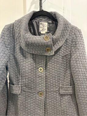 EUC Tulle Original Clothing grey basketweave textured coat with wide funnel
